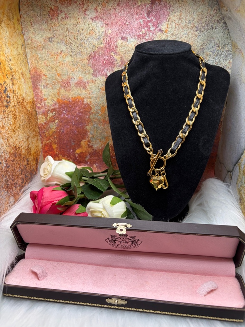 RARE Juicy Couture black and gold necklace - Picture 7 of 7